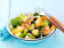 Salade de poulet, avocat et ananas grillé