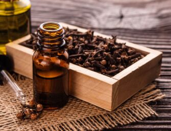 Des huiles essentielles pour un Noël spécial