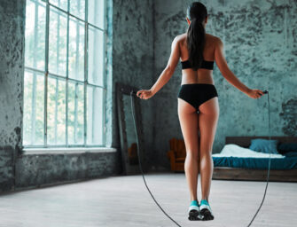 Retrouvez votre tonus grâce à 7 super sauts à faire à la corde à sauter