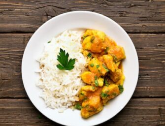 Le poulet au curry et à la patate douce
