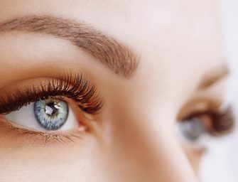 Des solutions naturelles pour avoir des cils plus longs et plus épais