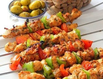 Les brochettes de poulet à la marocaine