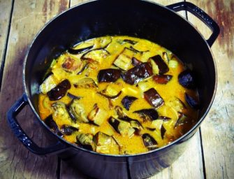 Curry d’aubergines au lait de coco