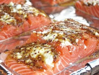 Saumon moutarde, chèvre et miel