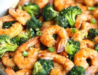 Sauté de crevettes et de brocolis