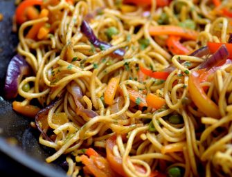 Nouilles chinoises sautées aux légumes