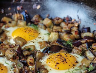 Aubergines aux œufs et sumac