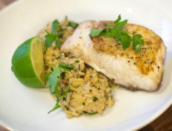 Mahi mahi accompagné de riz au gingembre et au lait de coco