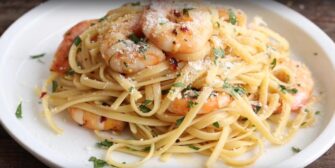 Linguini et crevettes au vin blanc