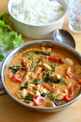 Poulet au curry thaï