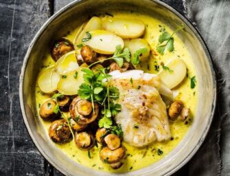 Perroquet sauce safrané aux champignons et pommes de terre