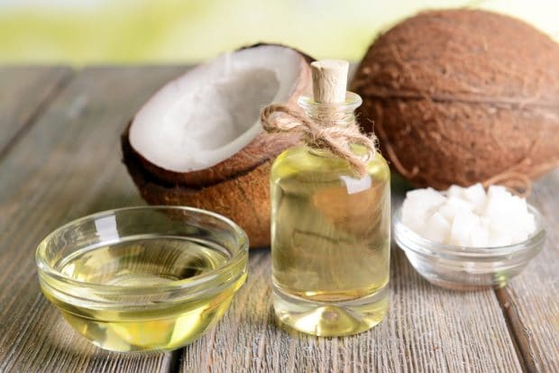 5 raisons pour lesquelles l'huile de noix de coco pressée à froid
