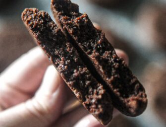 Cookies au chocolat, noix de pécan et fleur de sel