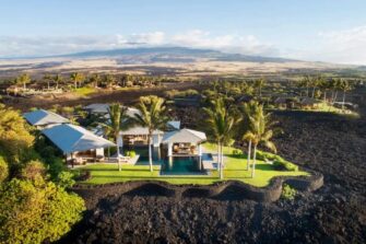 Une résidence sur la côte de Kohala à Hawaii par de Reus Architects
