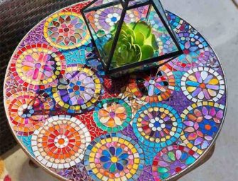 DIY : réalisez une table de jardin en mosaïque