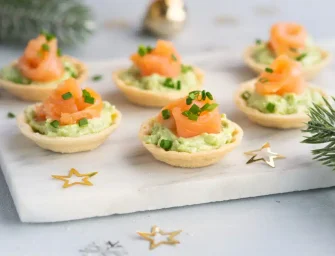 Canapés au saumon fumé et crème d’avocat