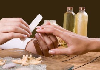 Prendre soin de ses ongles : Comment prévenir et réparer les ongles fragilisés par le vernis semi-permanent