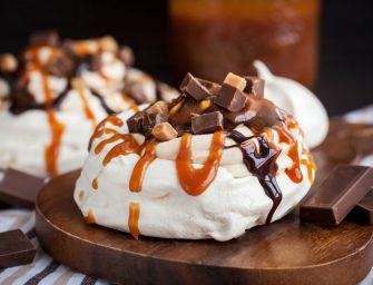 Le Pavlova au chocolat et caramel