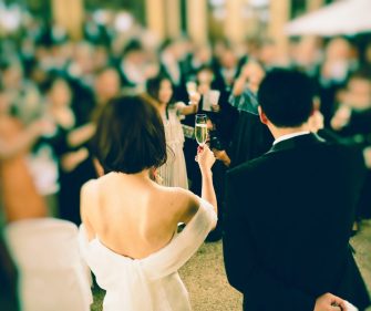 “Et si on disait oui ?” : pourquoi les couples se marient de moins en moins… et pourquoi ils devraient peut-être y repenser