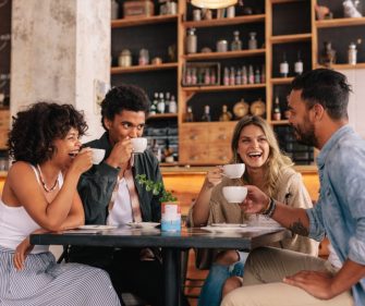 Organiser un double date avec sa BFF ? C’est maintenant possible sur Tinder !