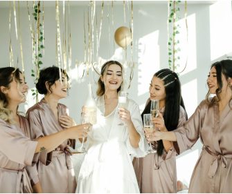 EVJF : le guide (im)parfait pour enterrer sa vie de jeune fille avec style et amour