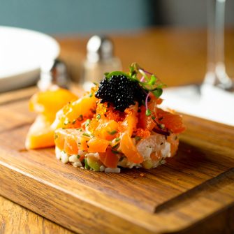 Un plat chic et fraîs : le tartare de thon au tarama