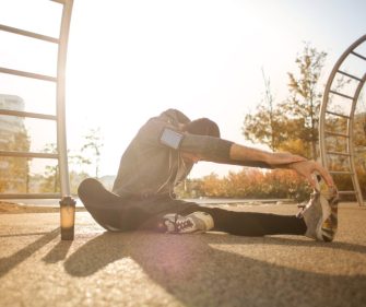 Étirements : l’étape incontournable pour un corps souple, fort et sans douleur