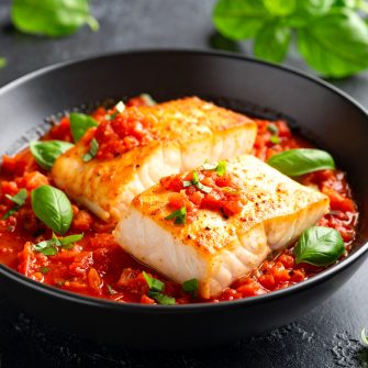 Filet de perroquet tendre, tomate mijotée et basilic frais 