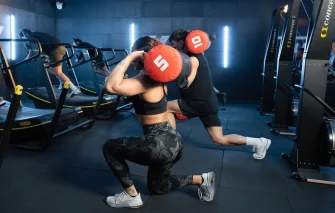 HYROX : la discipline qui fait transpirer pour de bon – et surtout bien !