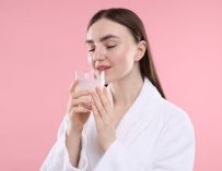 Glow de l’intérieur : la nouvelle élégance du soin anti-âge