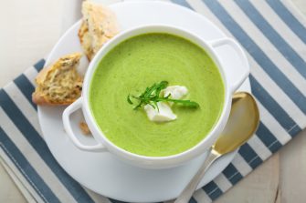Gaspacho de courgettes au chèvre frais