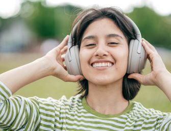 Livres audio : et si on arrêtait de scroller pour écouter une bonne histoire ?